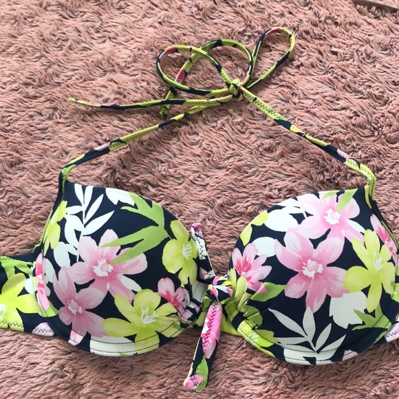 Hollister Bathing suit top - Picture 1 of 3